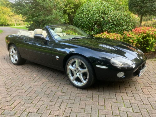 2003 Exceptionally low mileage XKR Convertible! VENDU