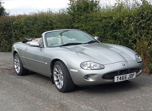 1999 Jaguar Xkr Auto ( might px)