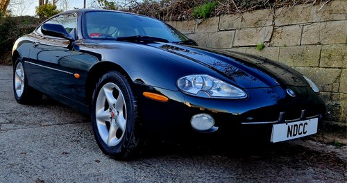 2002 Jaguar XK8 Coupe Auto