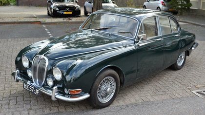 Jaguar 3.8S green "manual with overdrive"