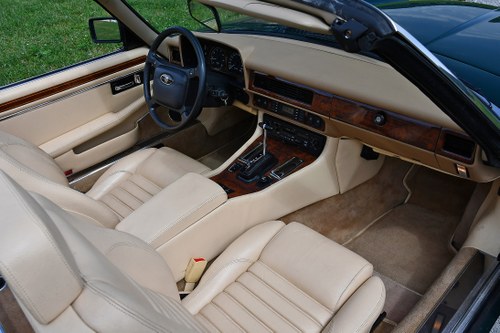 1991 Jaguar XJS - 8