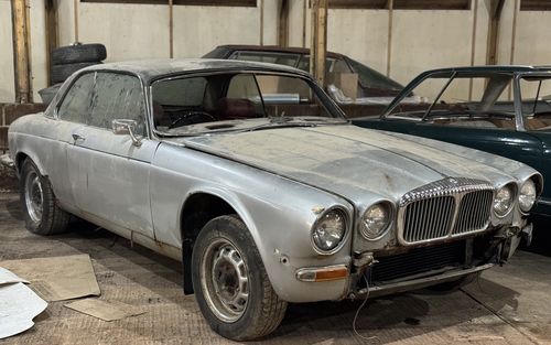 1975 Daimler XJC 4.2 coupe (picture 1 of 5)