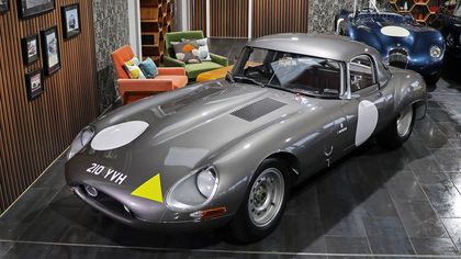 Jaguar E-Type FHC