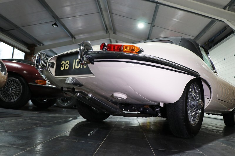 1961 Jaguar E-Type - 7