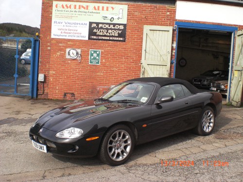 1999 Jaguar XK - 3