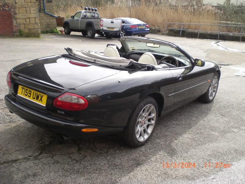 1999 Jaguar XK - 4