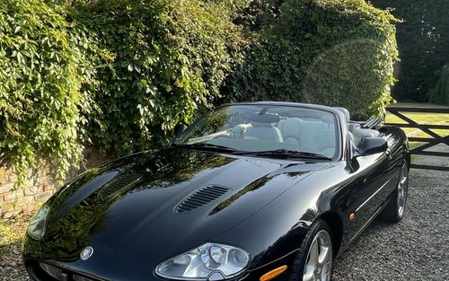 2002 Jaguar XKR (picture 1 of 14)