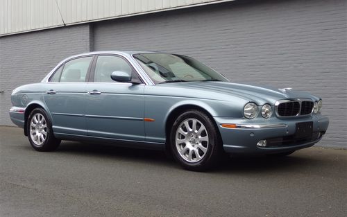 2004 Jaguar XJ8 Very well maintained! (Two owner car) (picture 1 of 87)