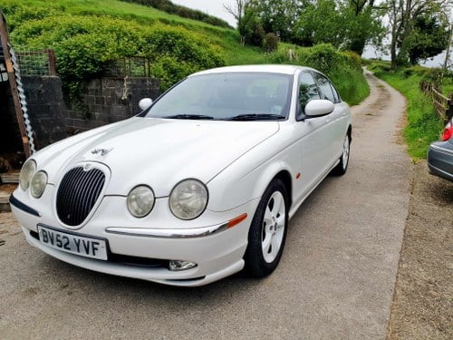 2002 Jaguar S-Type very rare manual /white /red leather