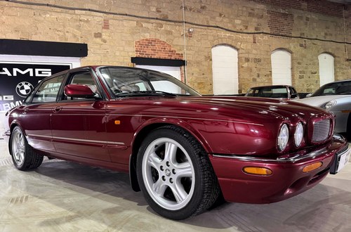 1999 JAGUAR XJR 4.0 V8 Saloon 4dr Petrol Automatic 370 BHP For Sale
