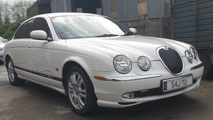 2002 Jaguar S-Type  4.2 £799