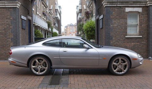 2000 Jaguar XKR