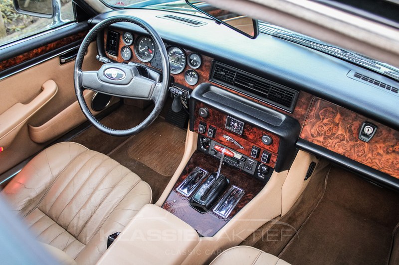 1987 Jaguar XJ - 4