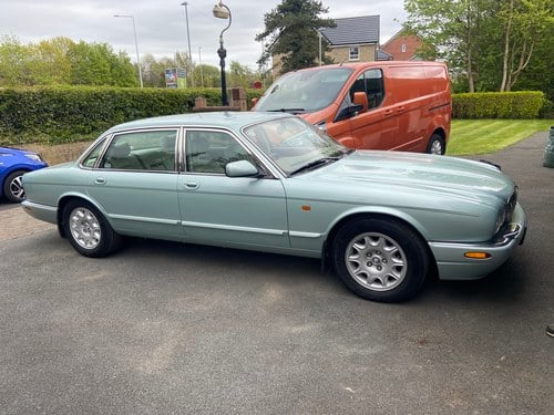 1998 Jaguar XJ X308 (1997-03) XJ8 automatic