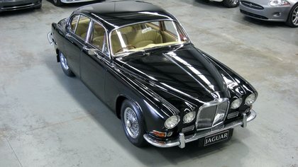 1968 Jaguar 420 Compact Manual Overdrive