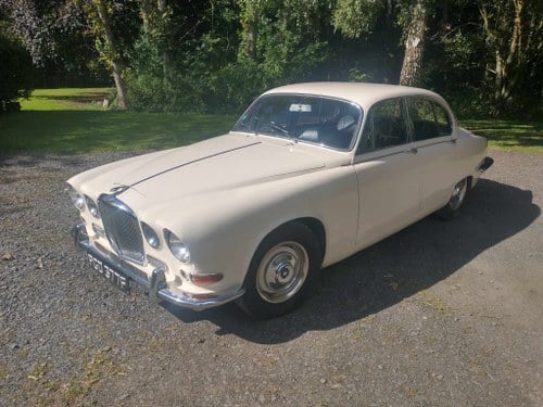 1968 Jaguar 420