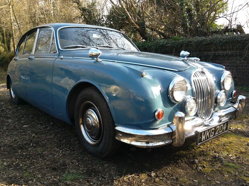 AMAZING! MK2. JAGUAR. 2.4 MANUAL WITH OVERDRIVE.. 1960..