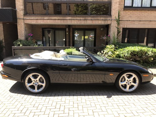 2002 Jaguar XKR