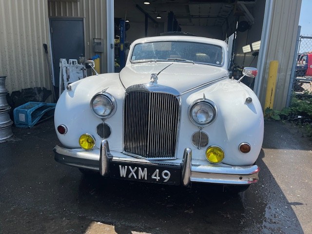 1960 Jaguar Mark IX - 1 1960 Jaguar Mark IX - 1