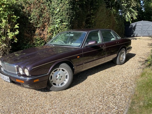 1995 Jaguar X300 3.2 XJ6 MOT’d very Solid body Morocco Red