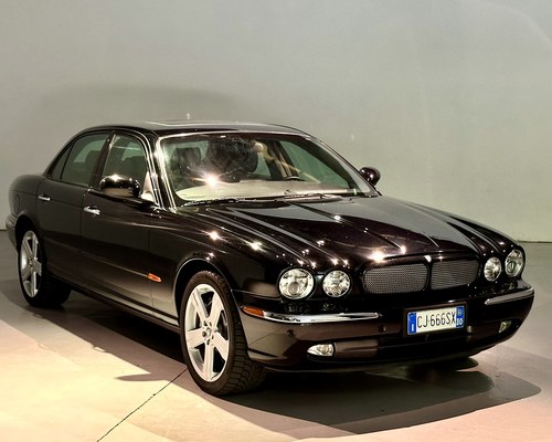2003 Jaguar XJ X350 (2003-09) XJR