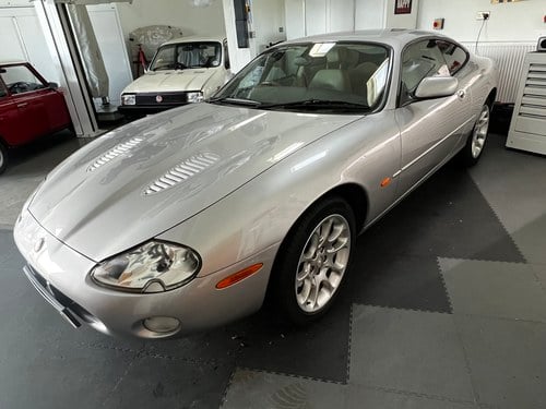 2001 Jaguar XK X100 XKR