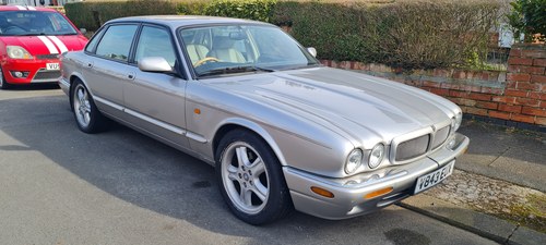 2000 Jaguar XJ X308 XJR