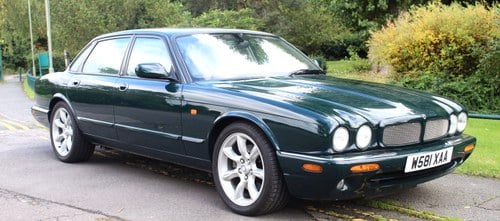 2000 ONLY 25000 kms! A Beautiful XJR 4.0 V8 X308 Model LHD For Sale