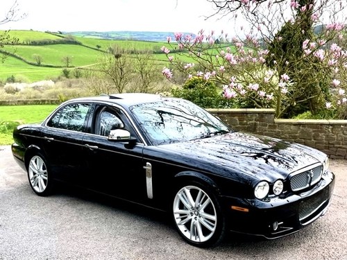 ONLY 24000 Miles!! 2009/59 XJ 4.2 V8 “Portfolio” X358 In vendita