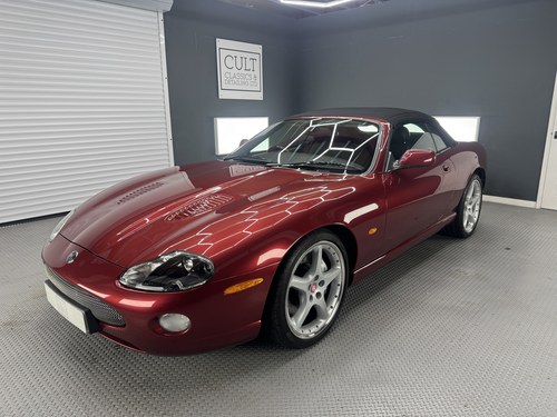 2004 Jaguar XKR 4.2 Convertible - 1 Owner - Exceptional History VENDU