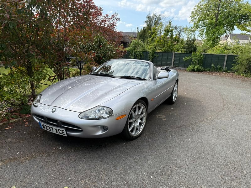 Rapid Classics: Eine Suche. Alle Oldtimer. 28 » Rapid Classics: Eine Suche. Alle Oldtimer. 2000 Jaguar XK X100 XK8 Convertible 62,000 miles. No Rust