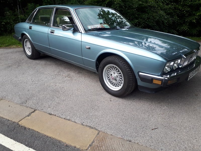 Rapid Classics: Eine Suche. Alle Oldtimer. 30 » Rapid Classics: Eine Suche. Alle Oldtimer. 1990 Jaguar XJ XJ40 XJ6 2.9 90k immaculate Automatic
