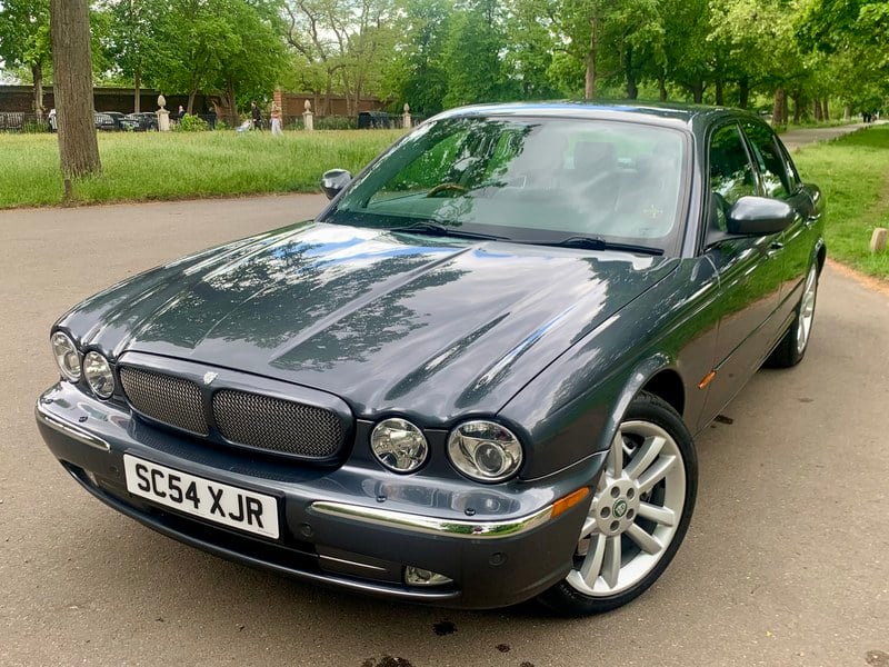 Rapid Classics: Eine Suche. Alle Oldtimer. 21 » Rapid Classics: Eine Suche. Alle Oldtimer. 2004 Jaguar XJ X350 XJR