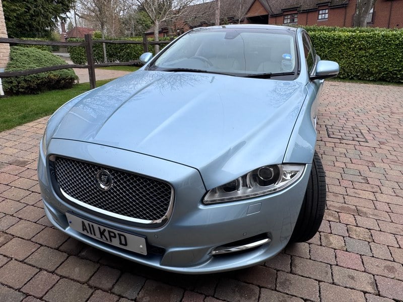 Rapid Classics: Eine Suche. Alle Oldtimer. 24 » Rapid Classics: Eine Suche. Alle Oldtimer. 2011 Jaguar XJ X351 XJR