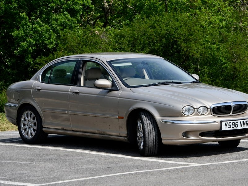 Rapid Classics: Eine Suche. Alle Oldtimer. 24 » Rapid Classics: Eine Suche. Alle Oldtimer. 2001 Jaguar X-Type