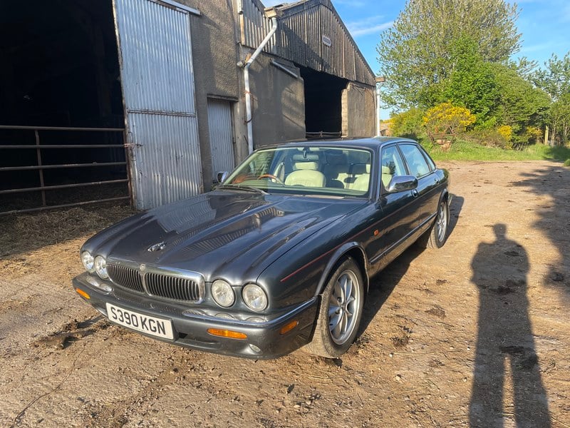 Rapid Classics: Eine Suche. Alle Oldtimer. 11 » Rapid Classics: Eine Suche. Alle Oldtimer. 1998 Jaguar XJ X308 XJ8