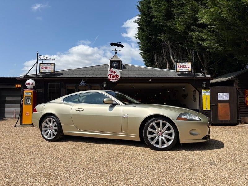 JAGUAR XK X150 COUPÉ