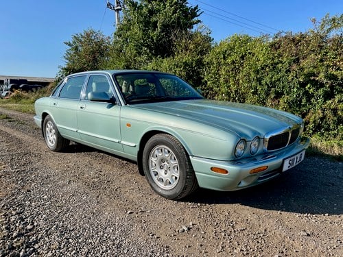 2000 STUNNING JAGUAR XJ 3.2 V8 EXECUTIVE IN SEAFROST & 66K MILES SOLD