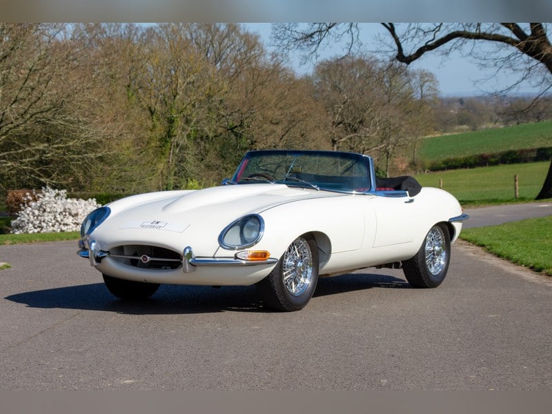 1967 Jaguar E-type 4.2 | Fast Road Roadster