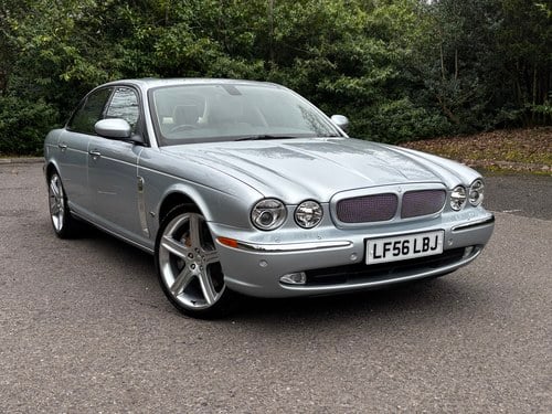 Jaguar XJR Portfolio 2006 1 owner 15k miles History from new A vendre