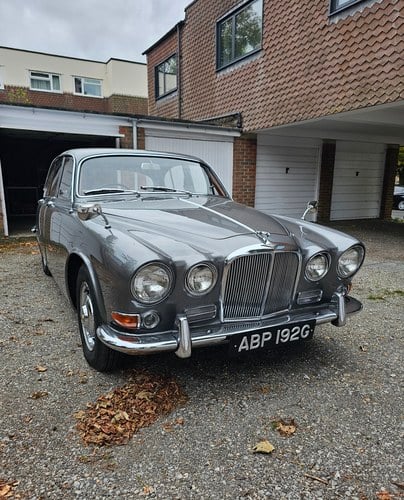 1968 Jaguar 420