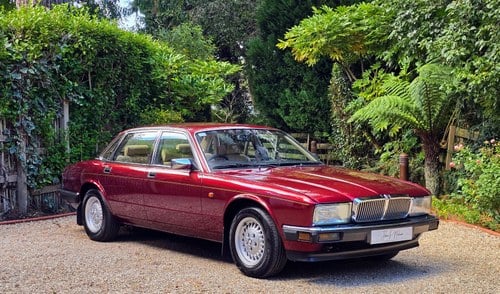 1990 Jaguar Sovereign with only 33,000 VENDIDO