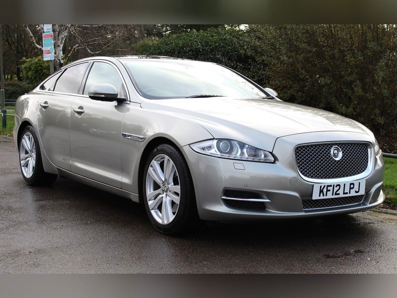 A Stunning XJ 5.0 V8 Premium Luxury, Petrol, Low Mileage