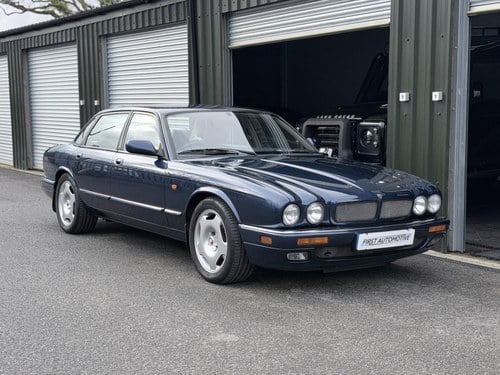 1995 Jaguar XJR 4.0 Saloon 4dr Petrol Manual (322 bhp) VERKOCHT