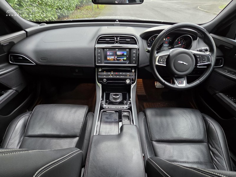 2017 Jaguar XE - 2 2017 Jaguar XE - 2