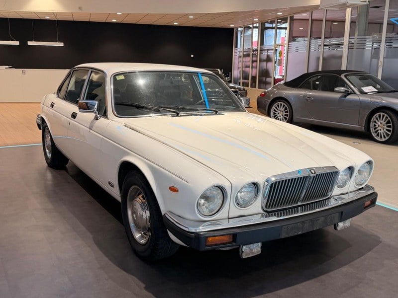 1983 Jaguar XJ - 2 1983 Jaguar XJ - 2
