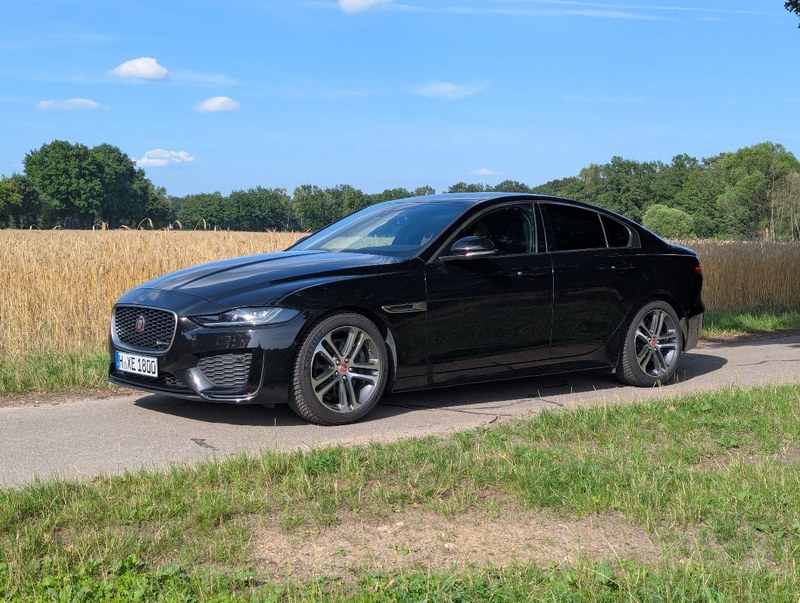 2020 Jaguar XE - 1 2020 Jaguar XE - 1