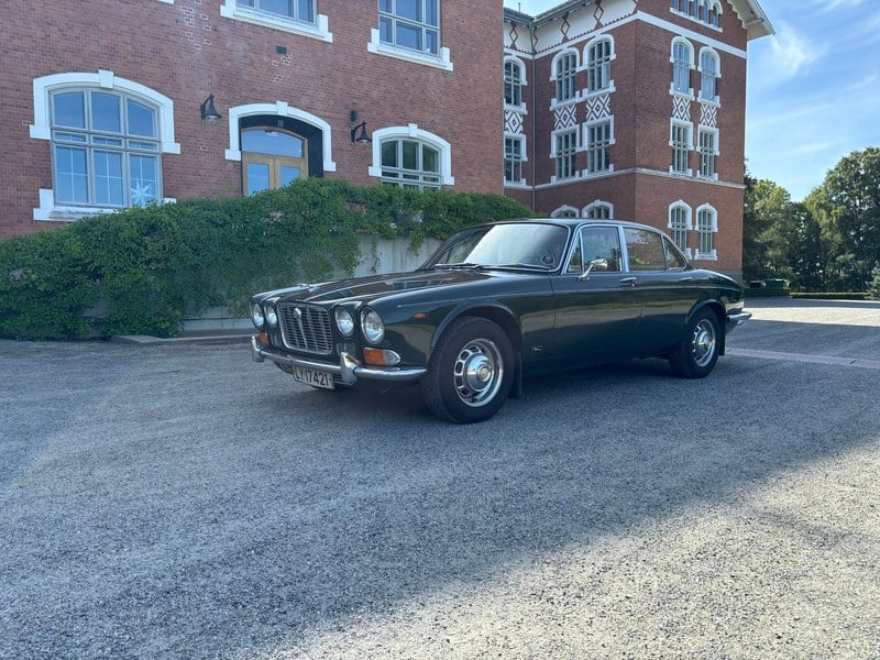 1973 Jaguar XJ - 1 1973 Jaguar XJ - 1