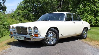 Jaguar XJ XJ12