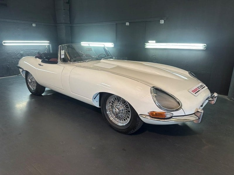 1961 Jaguar E-Type - 1 1961 Jaguar E-Type - 1